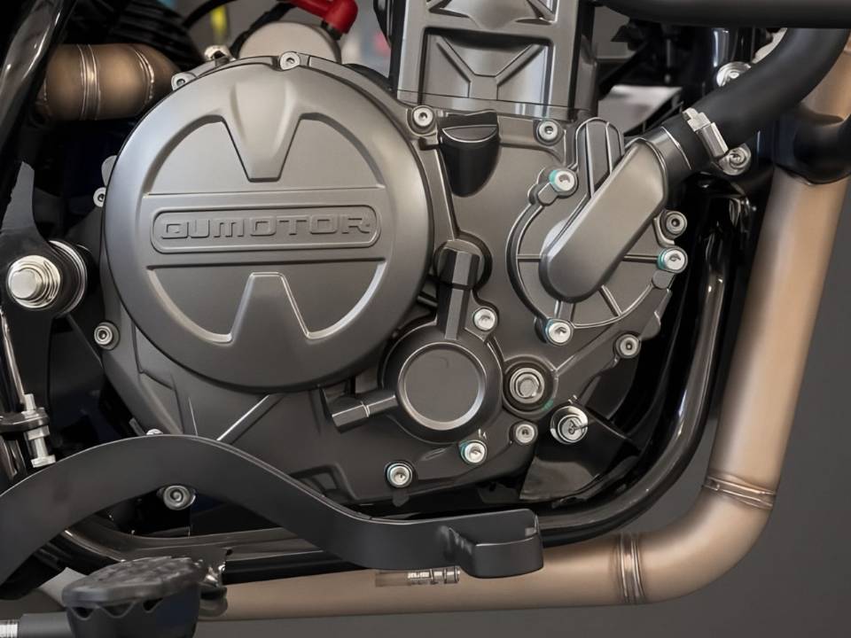 Imagem da adaptação do novo escapamento da SBM 250T